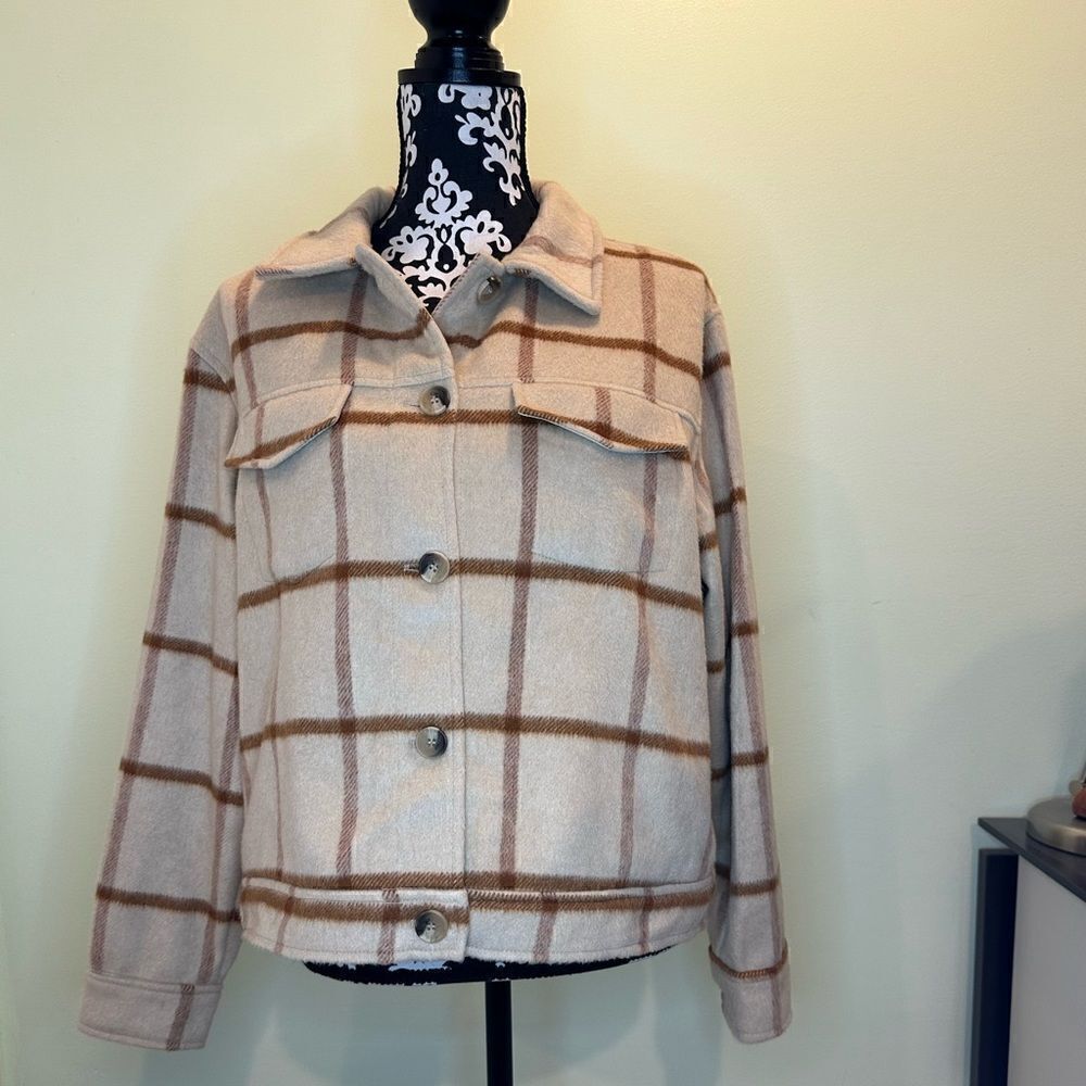 Joie woman Neutral Plaid Fleece jacket/coat!‎